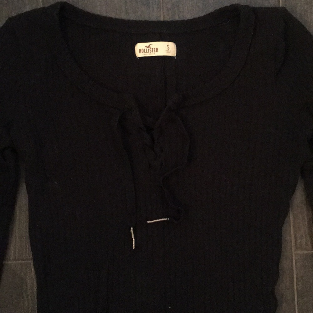 black Hollister top